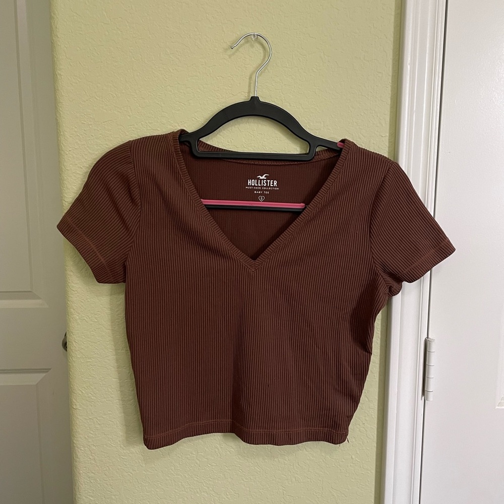 Brown Hollister baby tee
